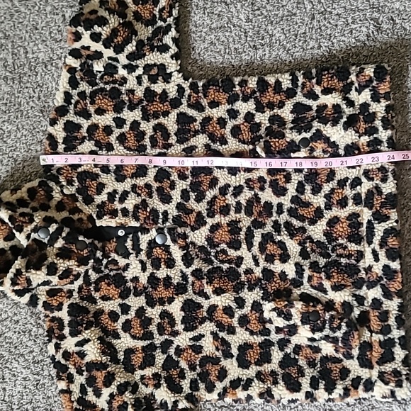 STUNNING J CREW VINTAGE SNAP COLLAR FLEECE SHERPA leopard print polartecPULLOVER - Picture 6 of 11